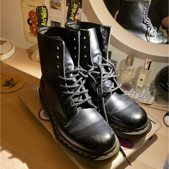 Doc Marten’s 1460 boots - Picture 5 of 9